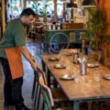 Ideas para una cena de empresa en Barcelona: formatos, precios y logística